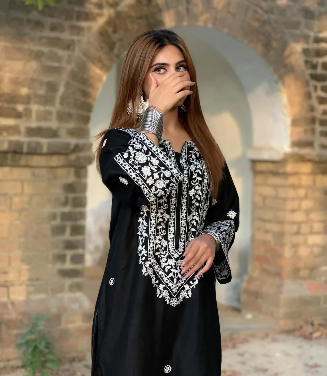 Black Aura 2PC (Farshi Shalwar)