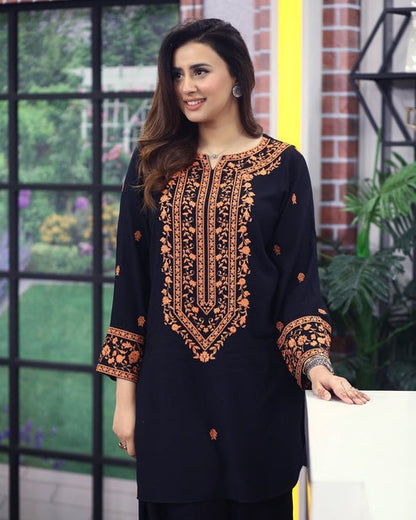 Black Aura 2PC (Farshi Shalwar)