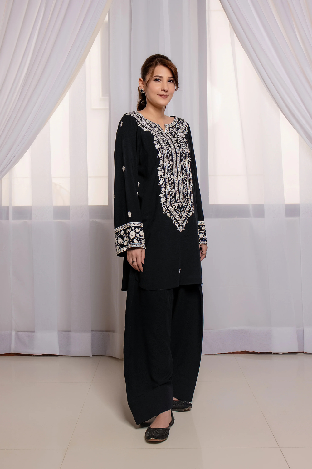 Black Aura 2PC (Farshi Shalwar)